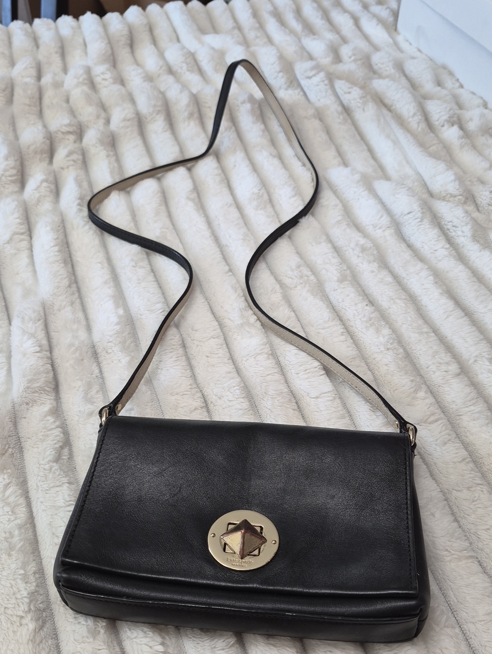 Kate Spade Mini Purse With Shoulder Strap - Picture 2 of 6